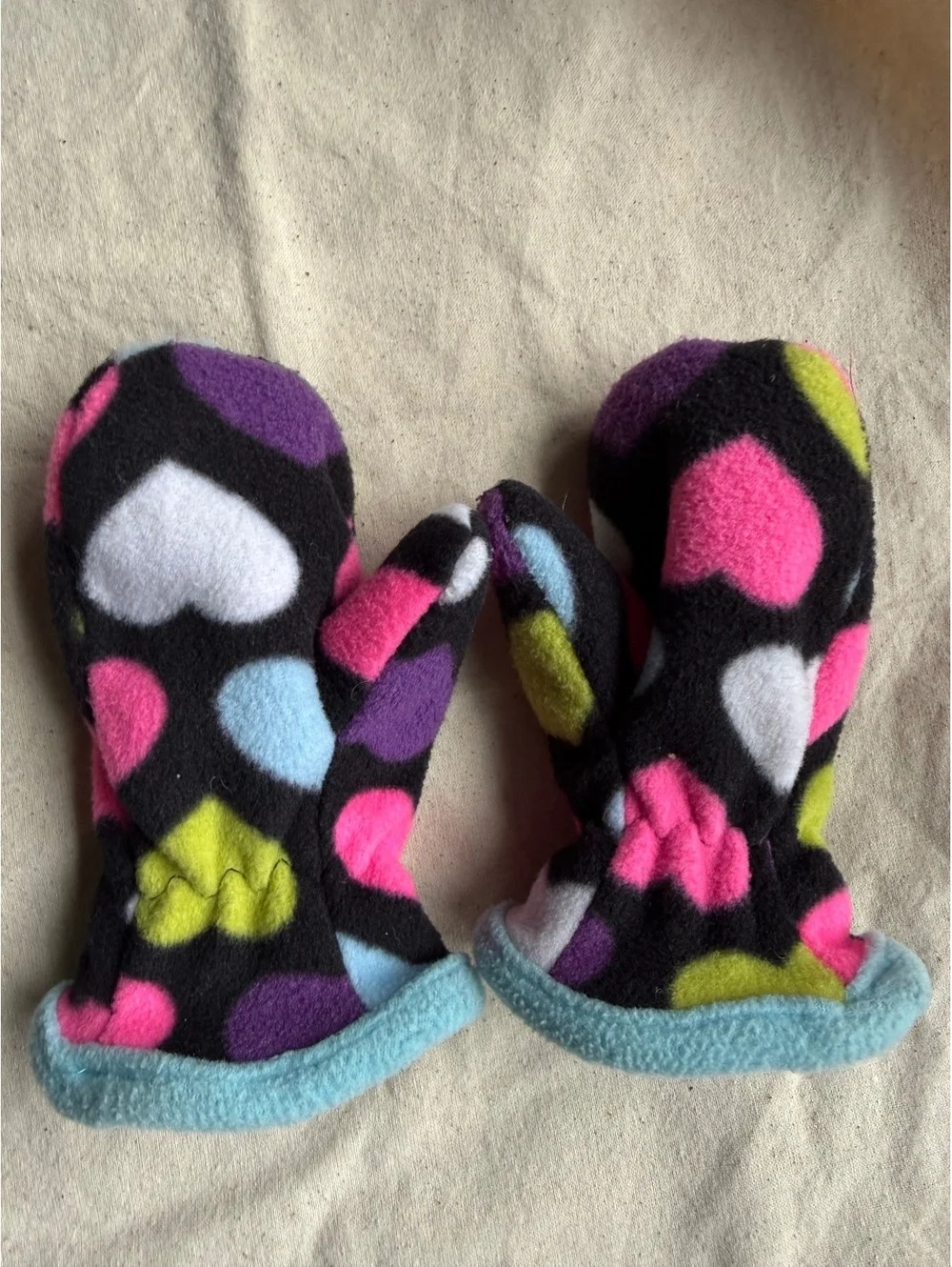 Wonderkids Kids' Fleece Mittens with Colorful Heart Pattern